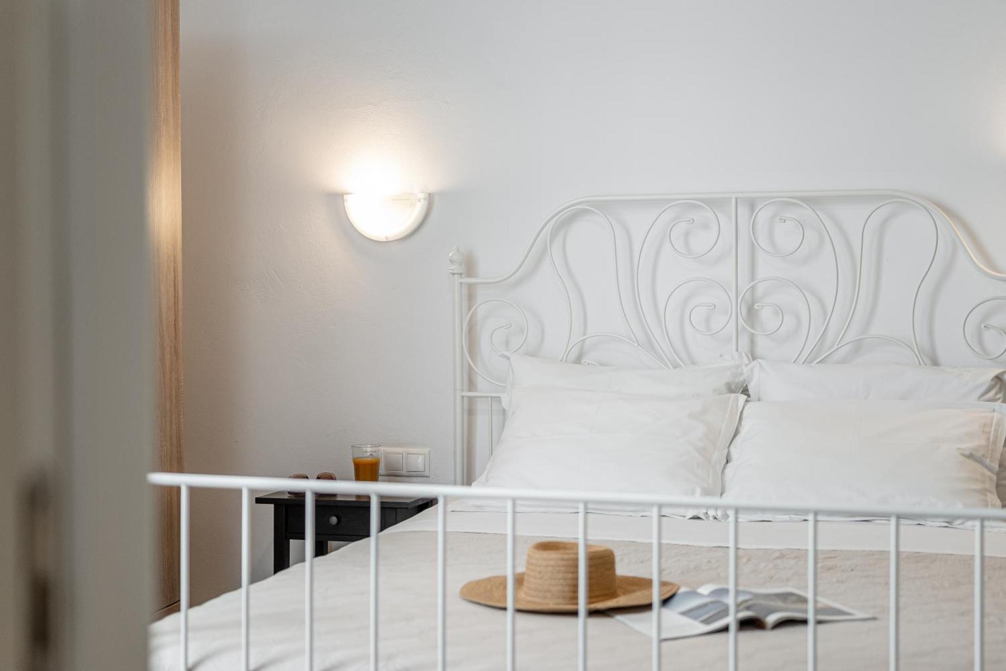 The White Stone House Apartment Naxos City Bagian luar foto